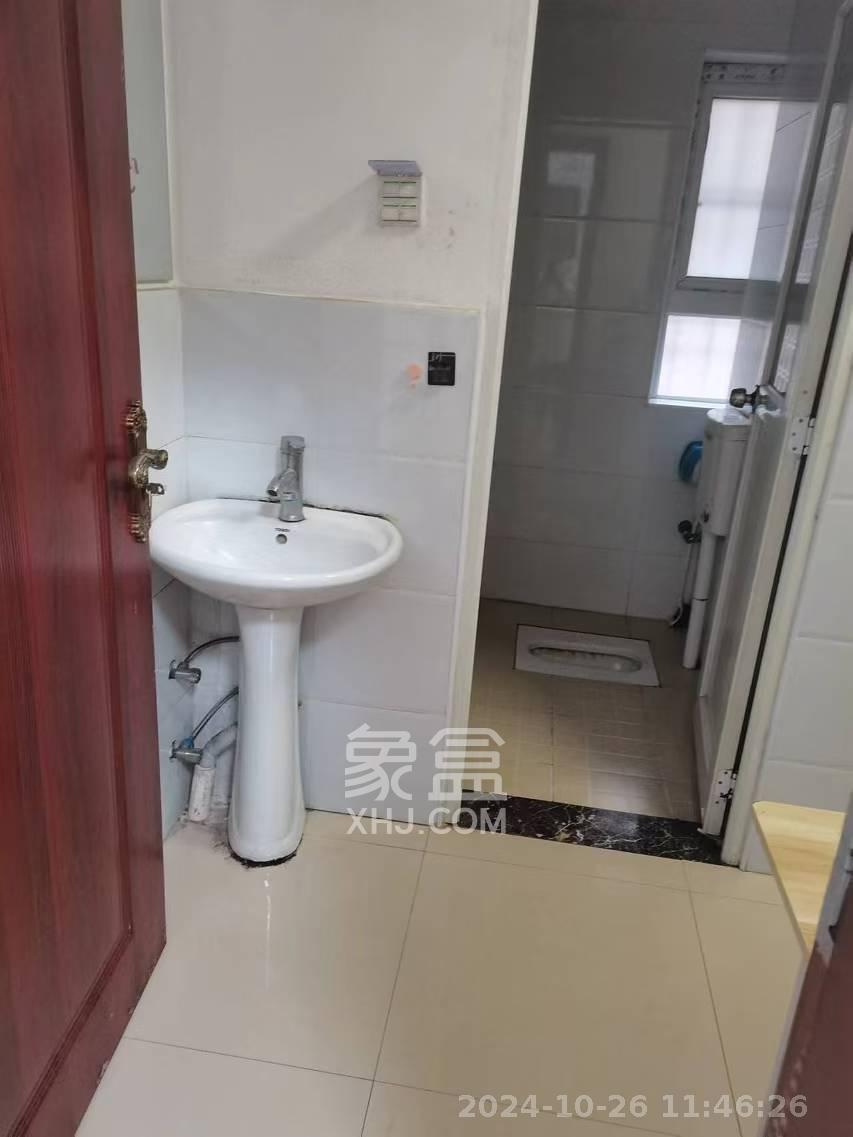向东南路私房散盘  1室0厅0卫   1100.00元/月