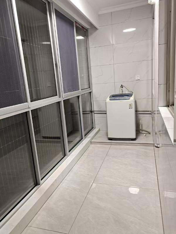 宇元万向城  3室2厅2卫   2650.00元/月室内图