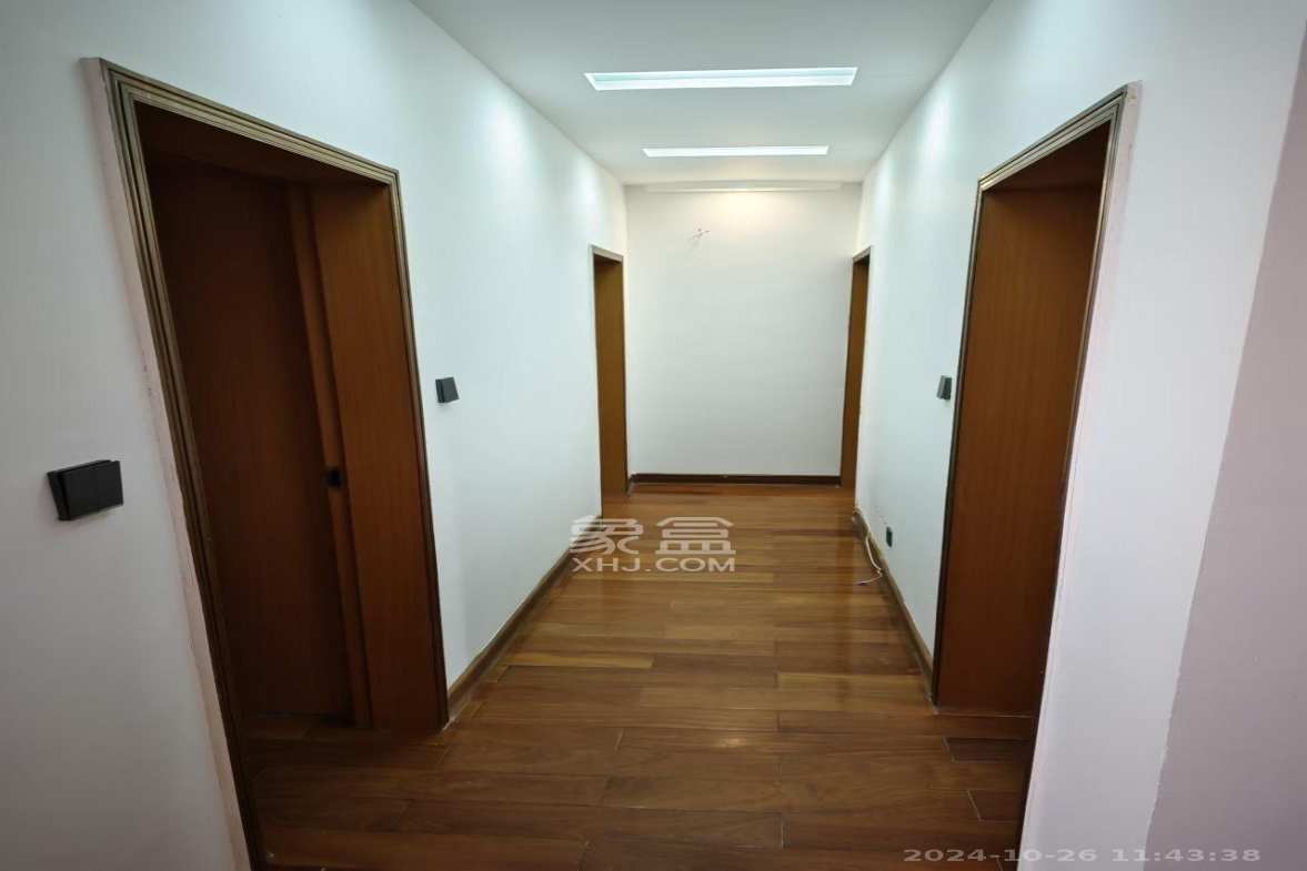 三湘小区  3室2厅2卫   2200.00元/月室内图