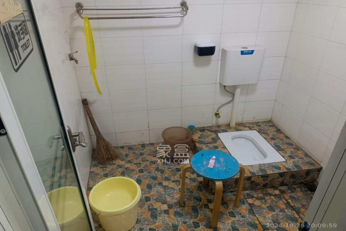 城市生活家  5室2厅2卫   5300.00元/月室内图