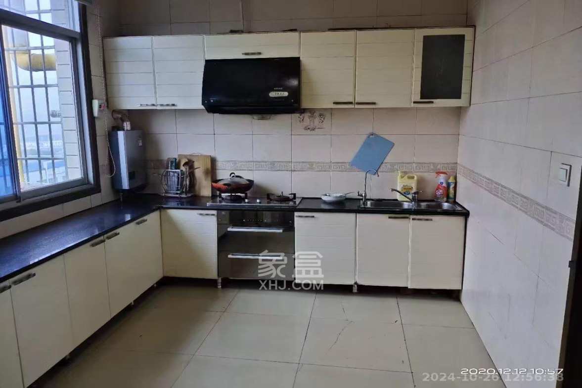 灰埠小区(灰埠社区) 4室2厅1卫 1600.0元/月 灰埠小区(灰埠社区) 4室2厅1卫 1600.0元/月室内图