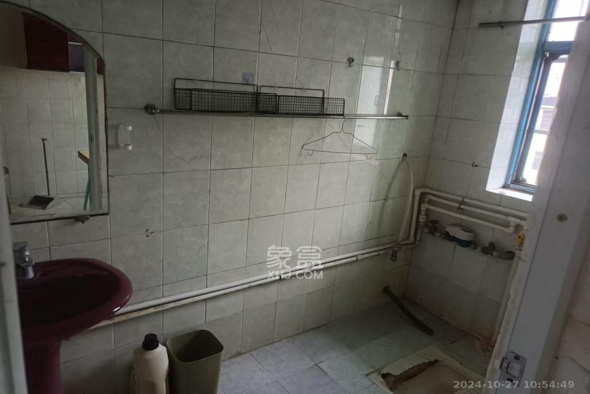 白沙啤酒公寓  2室1厅1卫    1300.0元/月 白沙啤酒公寓  2室1厅1卫    1300.0元/月室内图