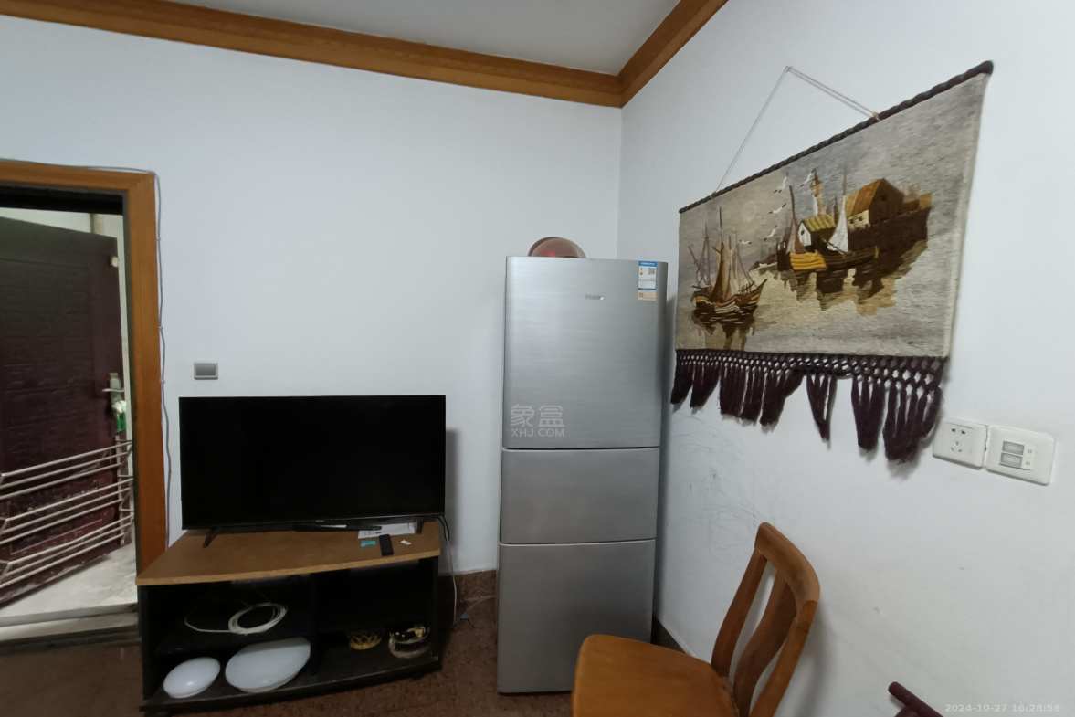学堂冲二村体育路48号  2室1厅1卫   900.00元/月室内图