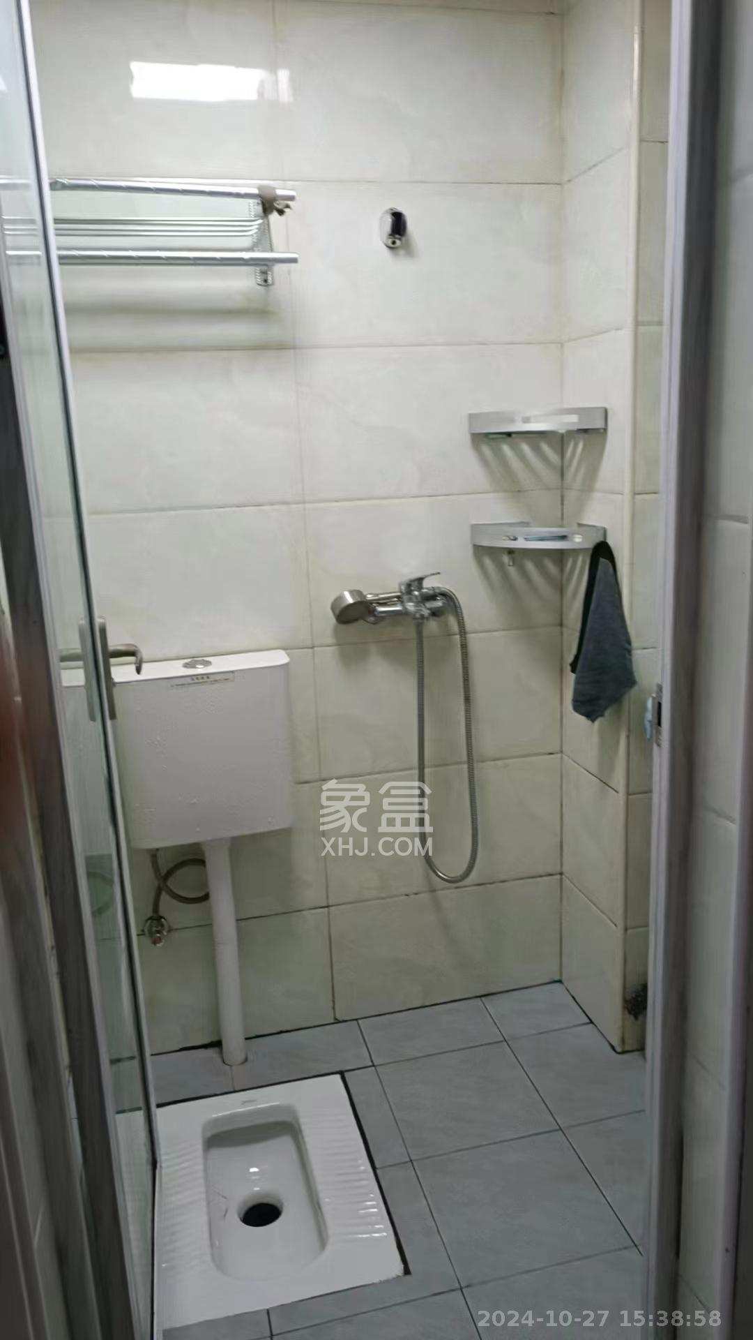 中交里城  1室1厅1卫   1600.00元/月室内图