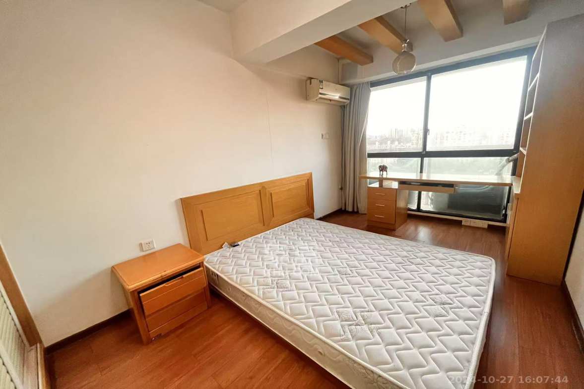 山水新城  2室2厅1卫    2400.0元/月 山水新城  2室2厅1卫    2400.0元/月室内图1