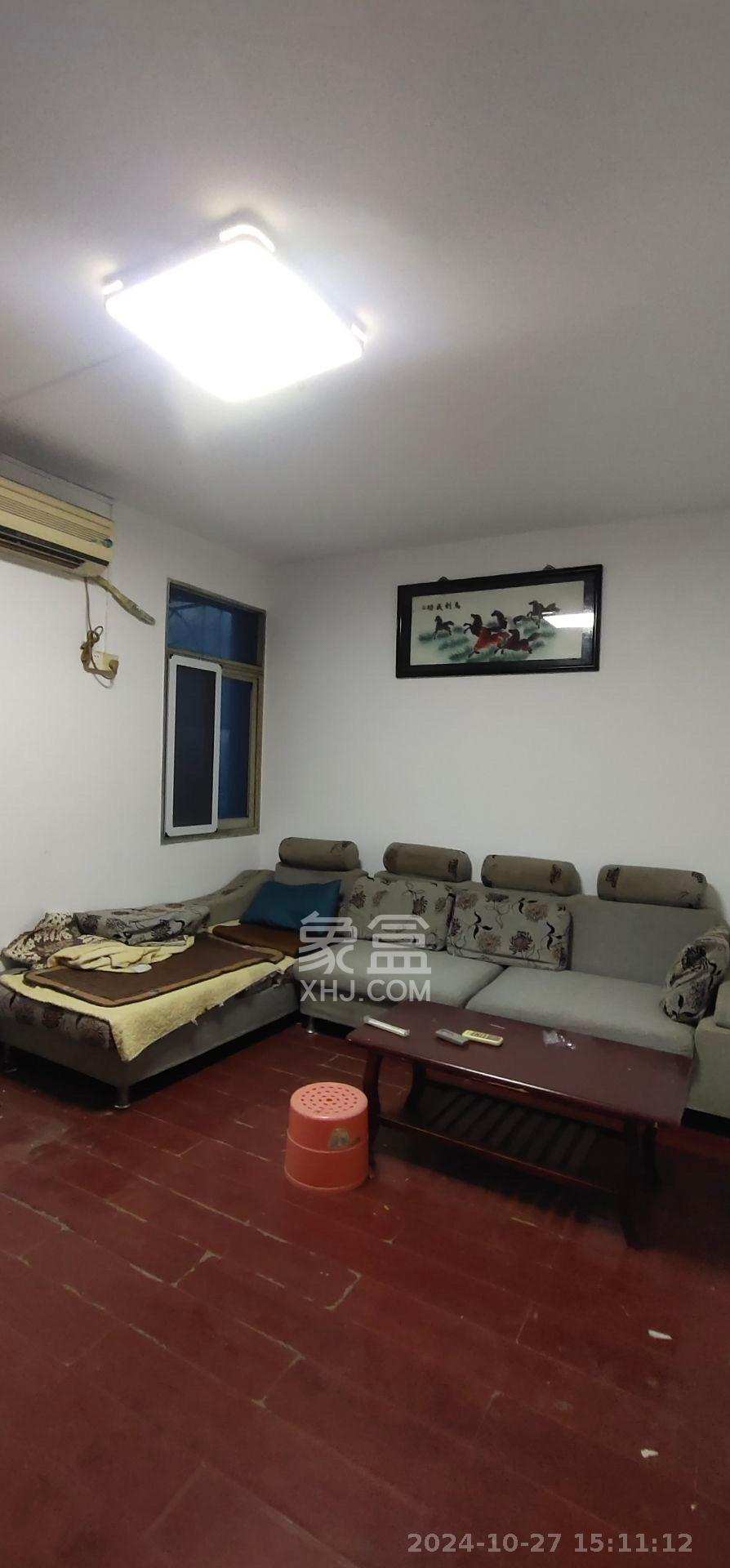 谢家冲  3室1厅1卫    1300.0元/月 谢家冲  3室1厅1卫    1300.0元/月室内图