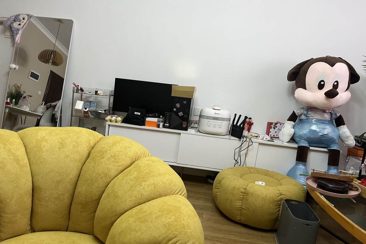 金柘小区  1室1厅1卫   1200.00元/月室内图