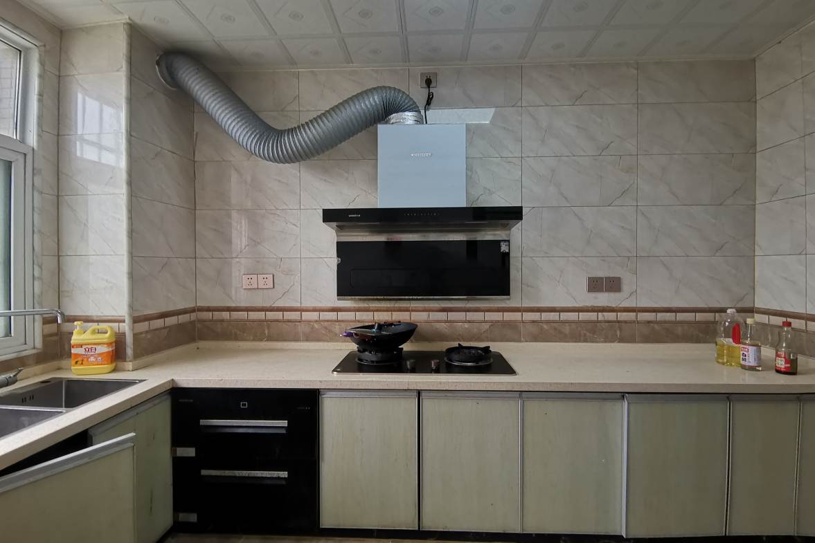 富厚名城  3室2厅2卫    1800.0元/月室内图