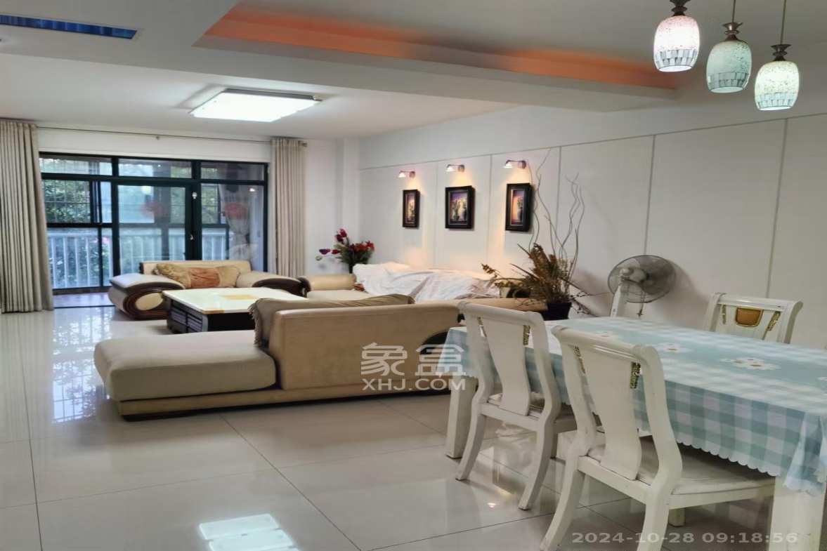 佳阳悦景馨都  3室2厅2卫   2700.00元/月室内图1