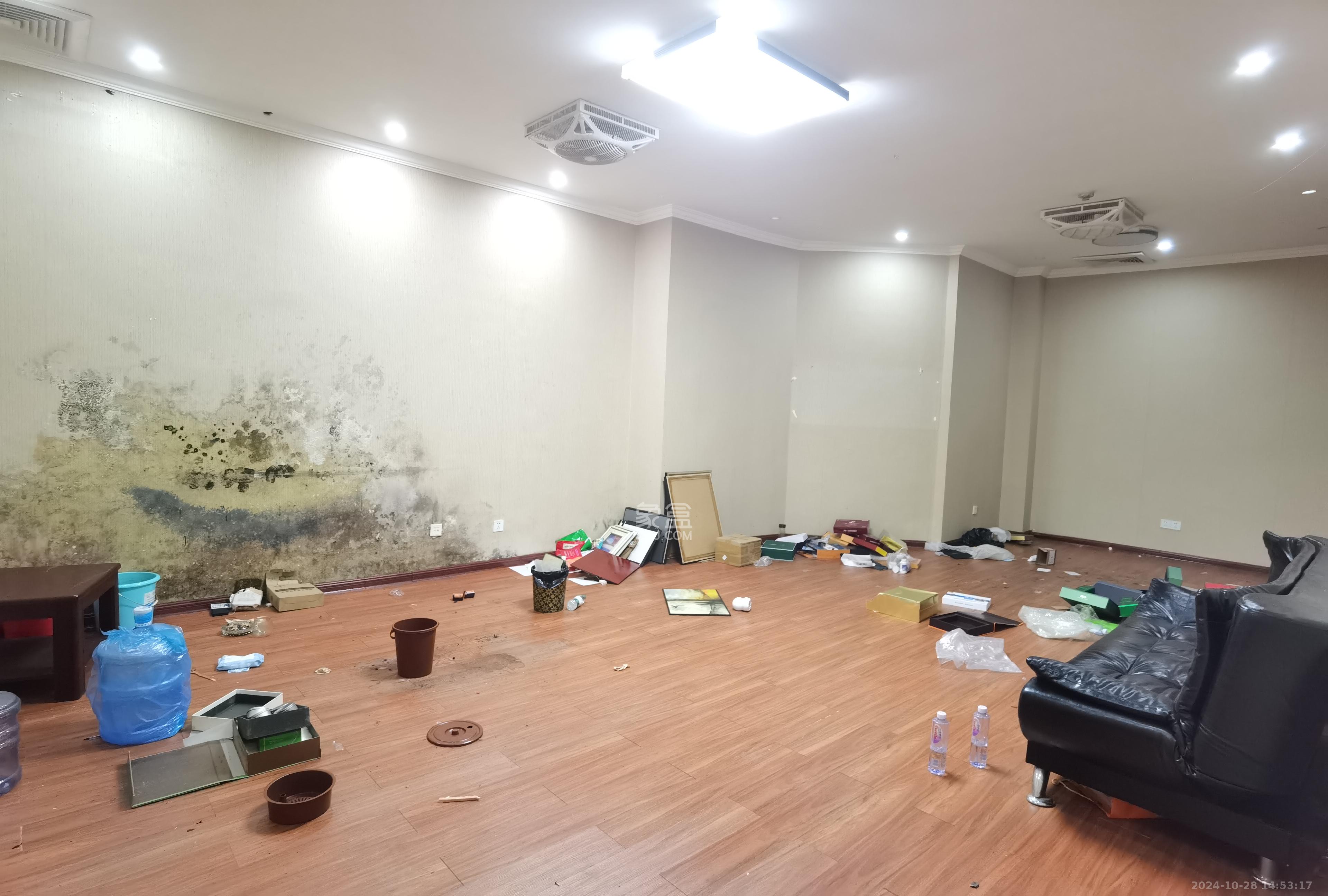 铭诚国际   800.0㎡     18000.00元/月室内图