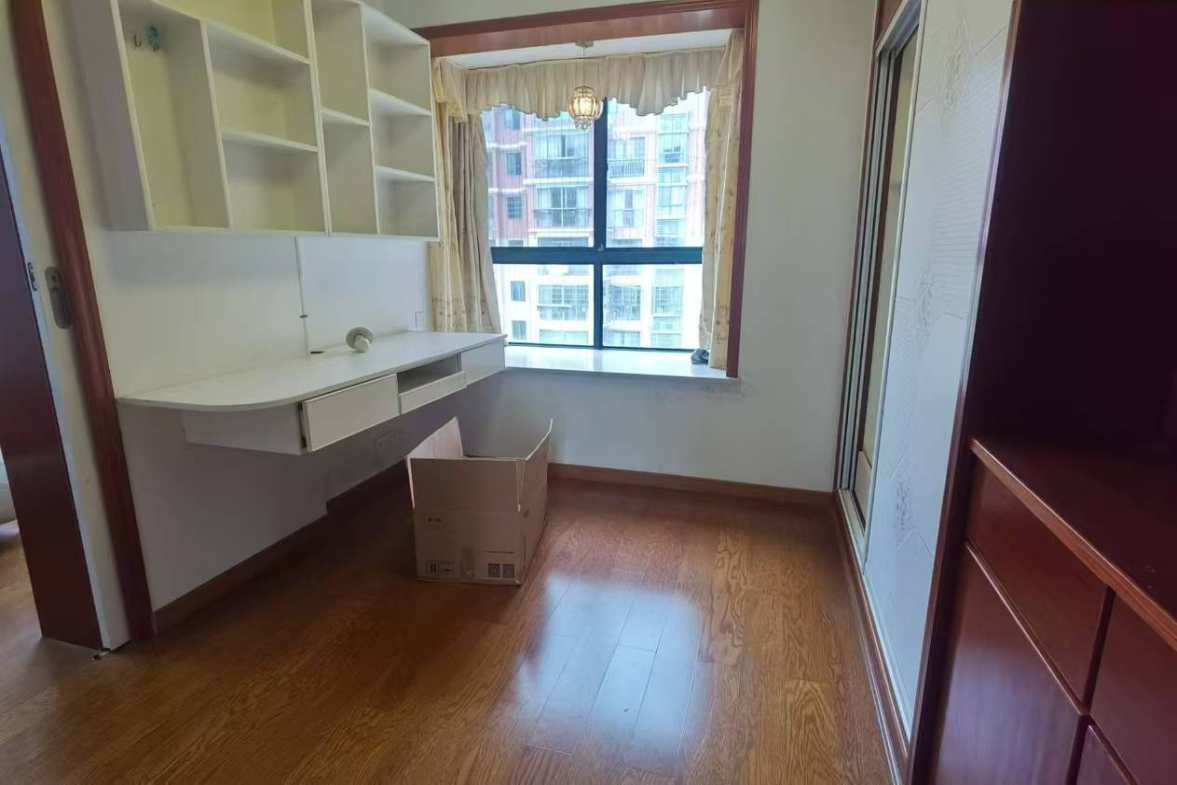 云顶上品  3室2厅2卫   1900.00元/月室内图
