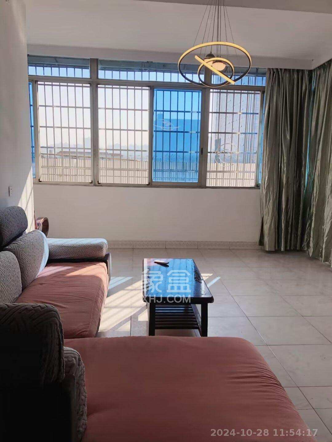 马王堆汽配城 3室2厅1卫 2400.0元/月 马王堆汽配城 3室2厅1卫 2400.0元/月室内图