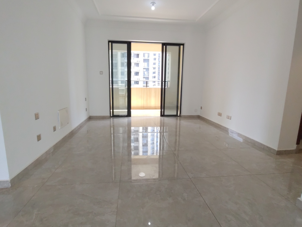 星华海岸城三期  3室2厅2卫    178.0万