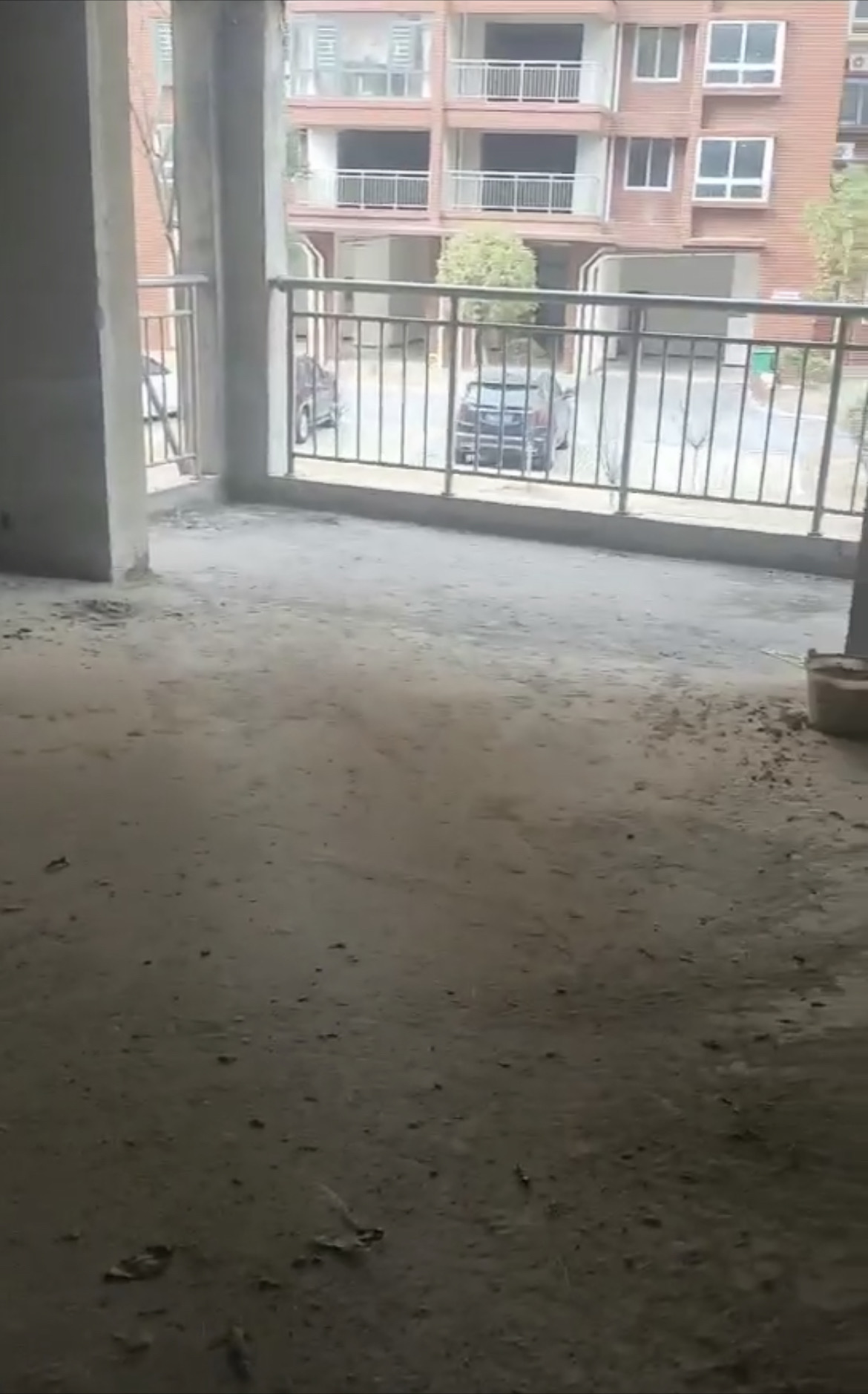 一六九.星城  3室2厅2卫    48.0万