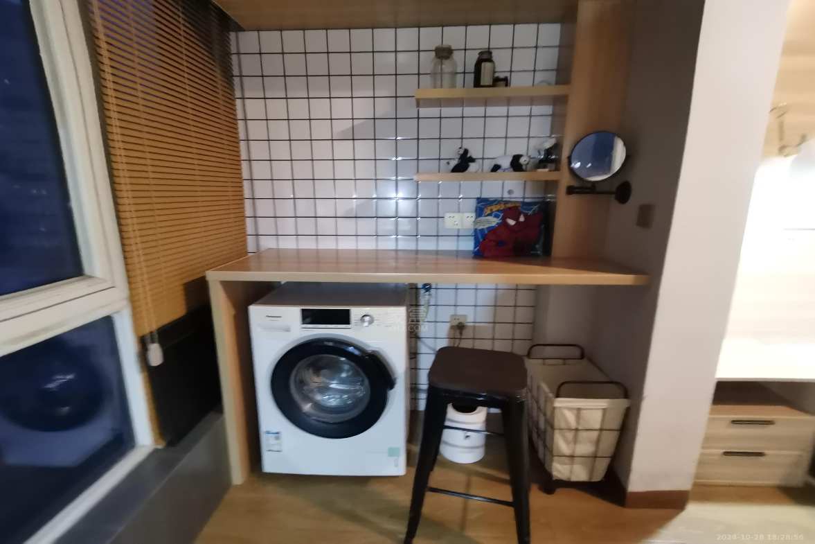 庐山一号  1室1厅1卫   1400.00元/月室内图