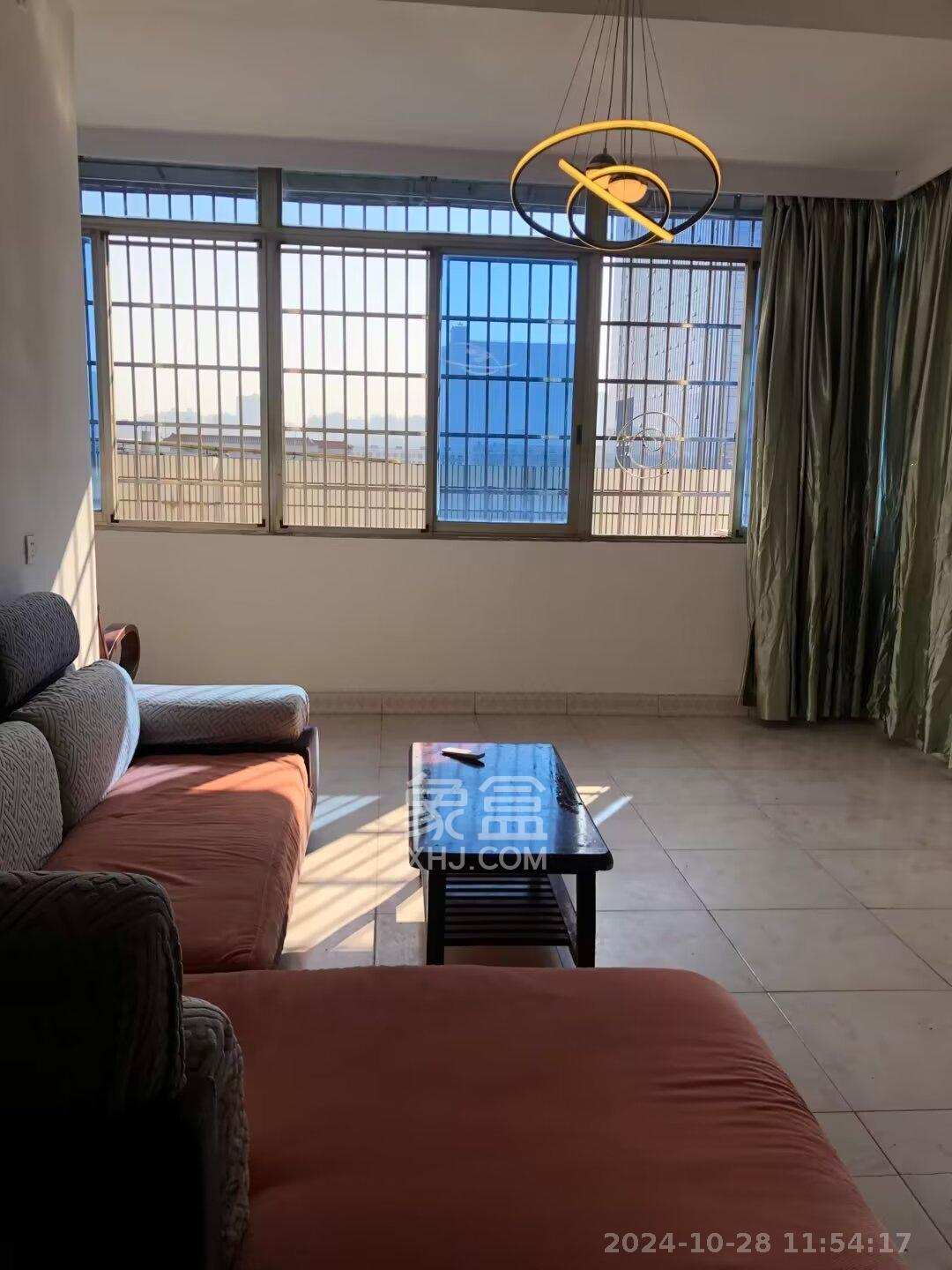 马王堆汽配城 3室2厅1卫 2400.0元/月 马王堆汽配城 3室2厅1卫 2400.0元/月室内图