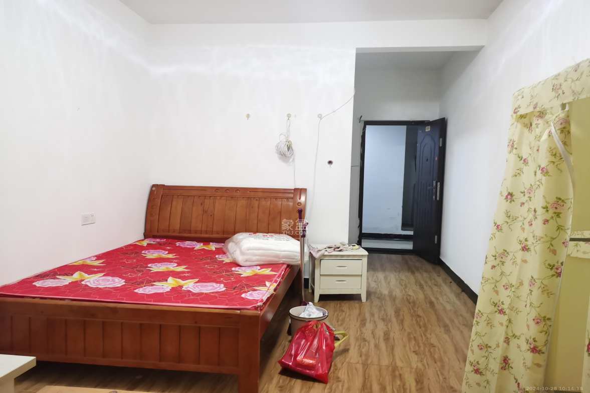 三一街区  1室1厅1卫   800.00元/月室内图