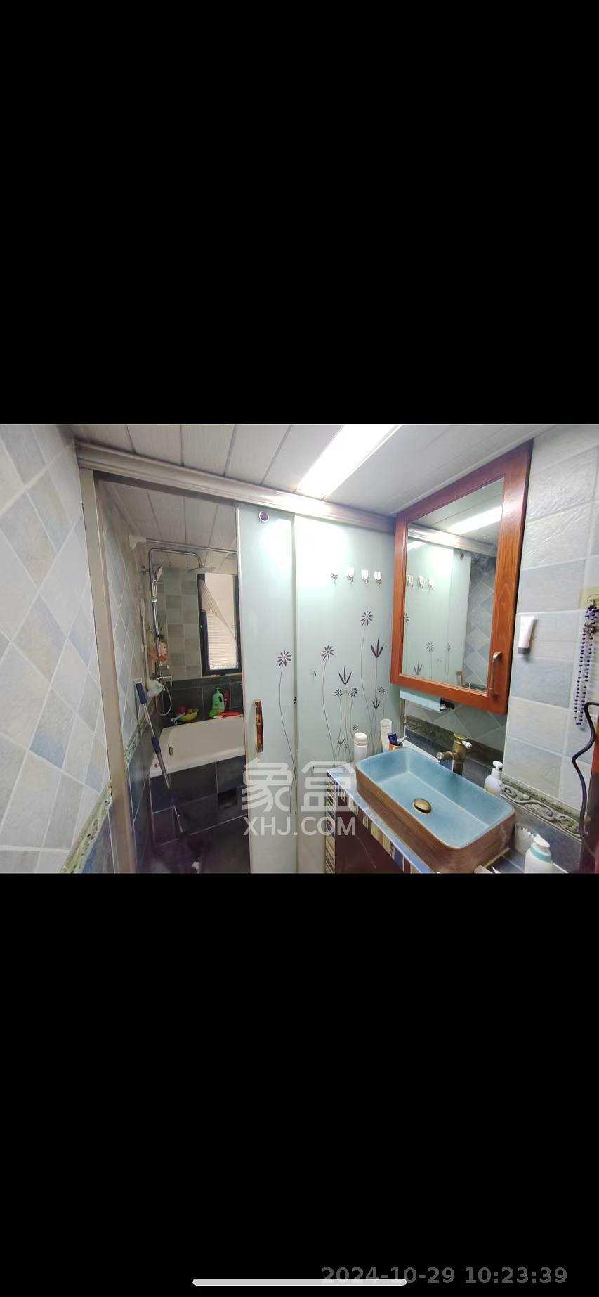 海德公园  4室2厅1卫   2200.00元/月室内图