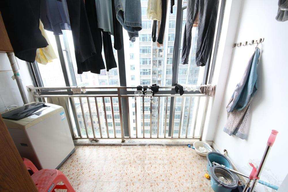 湘域中央  2室2厅1卫   2600.00元/月室内图