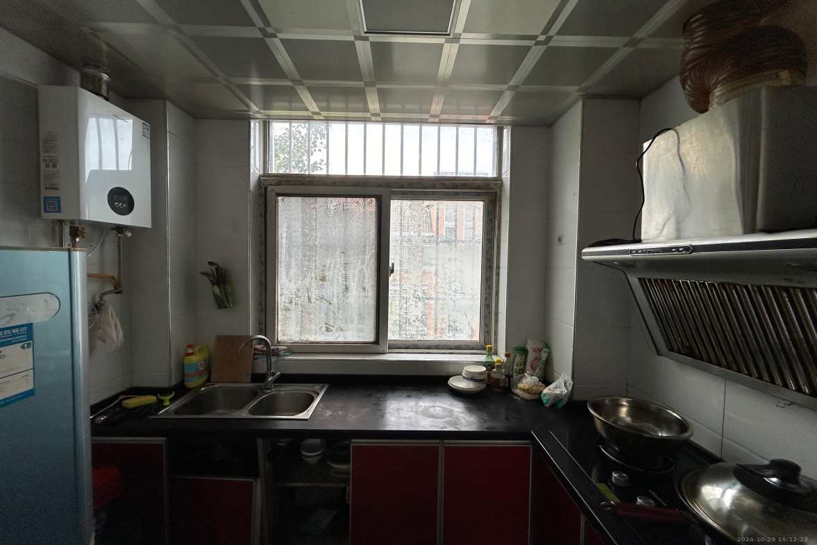 山水湾 3室2厅1卫 1100.0元/月 山水湾 3室2厅1卫 1100.0元/月室内图