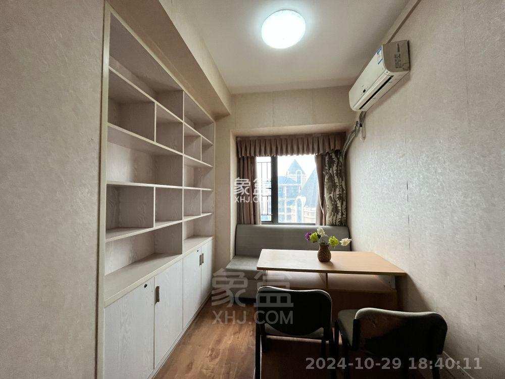 华晨御园  5室2厅2卫   3000.00元/月室内图