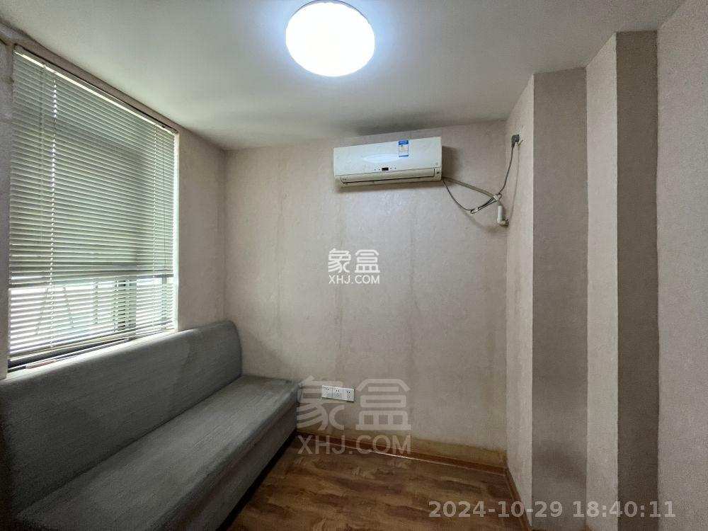 华晨御园  5室2厅2卫   3000.00元/月室内图