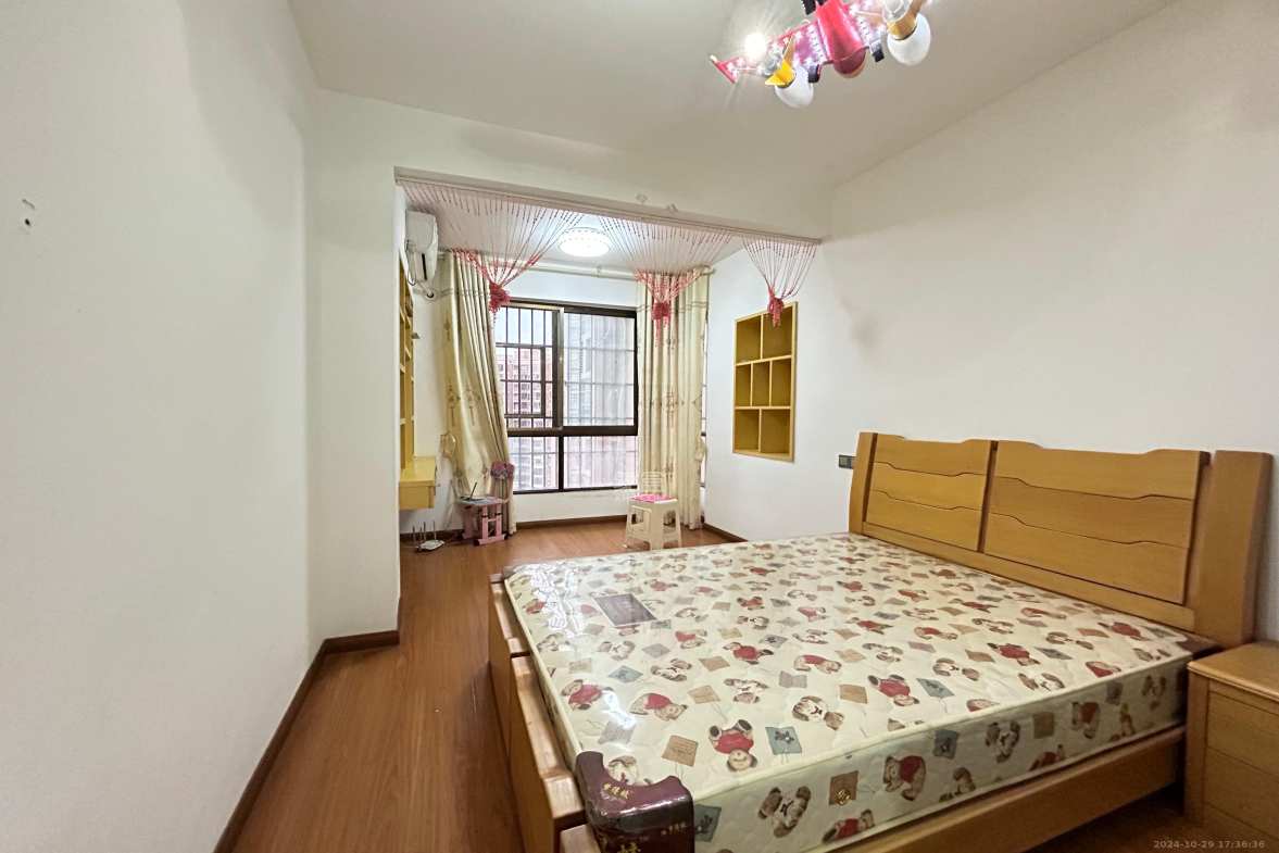 东方航标  3室2厅2卫   2200.00元/月室内图