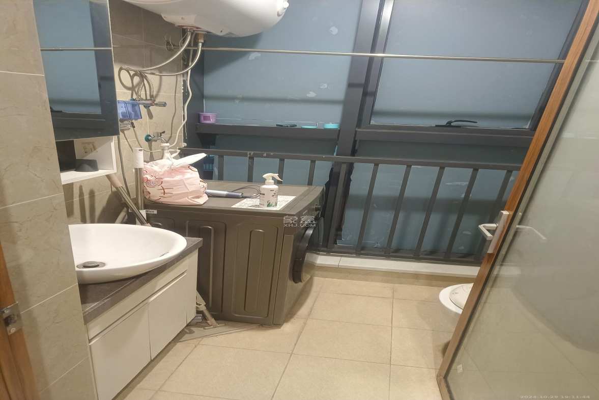 荣泰广场  1室0厅0卫   1450.00元/月室内图