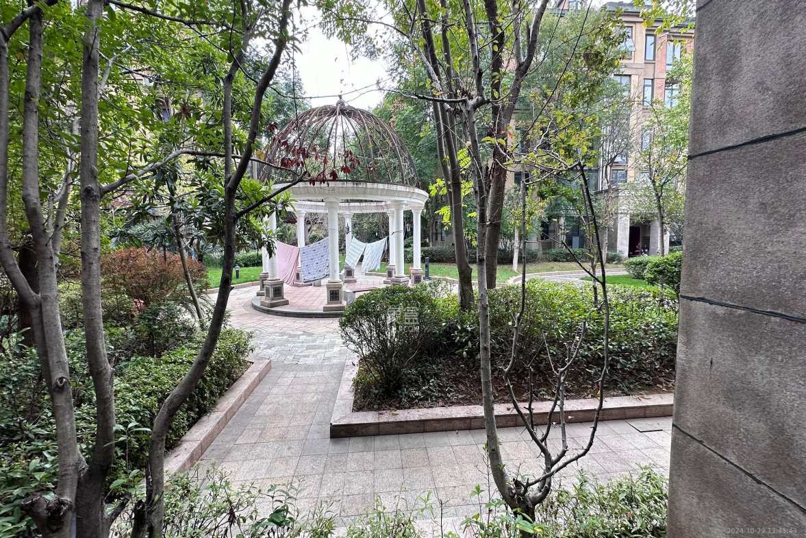 绿城桂花城  3室2厅2卫   3500.00元/月室内图