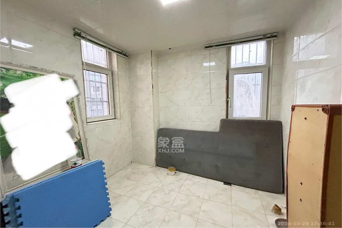 东方航标  3室2厅2卫   2200.00元/月室内图