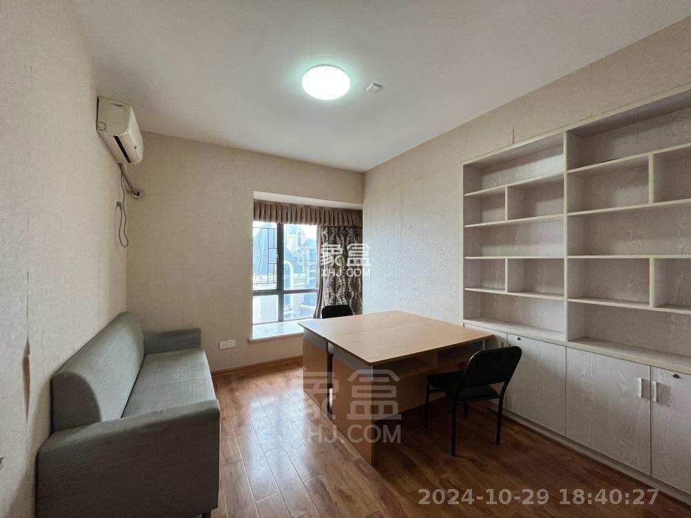 华晨御园  5室2厅2卫   3000.00元/月室内图