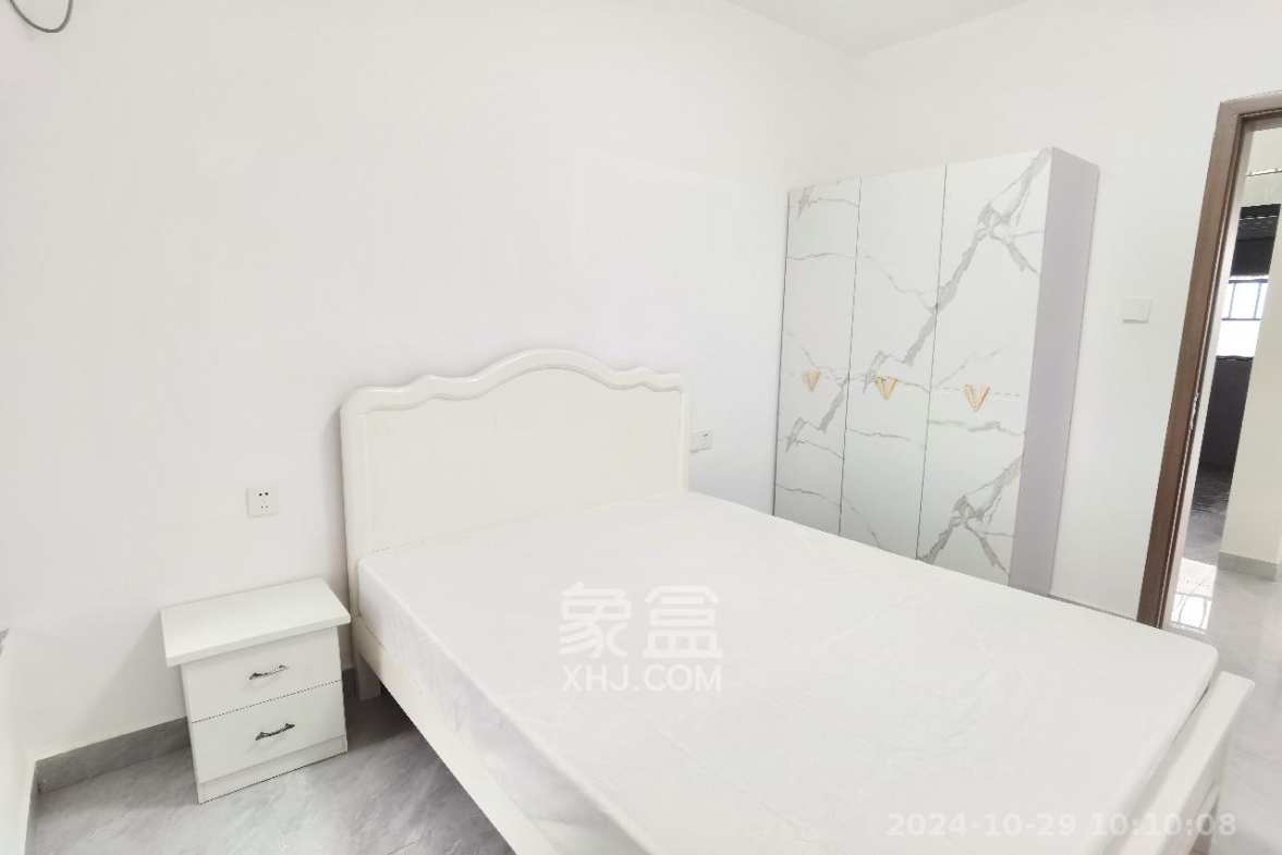 桃花嘉园  3室2厅2卫   2500.00元/月室内图