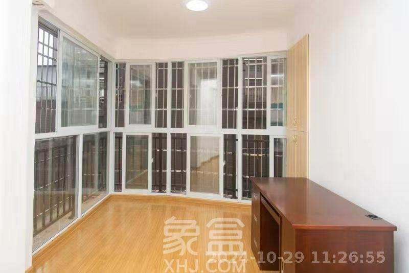 红树湾  3室2厅2卫   1800.00元/月室内图
