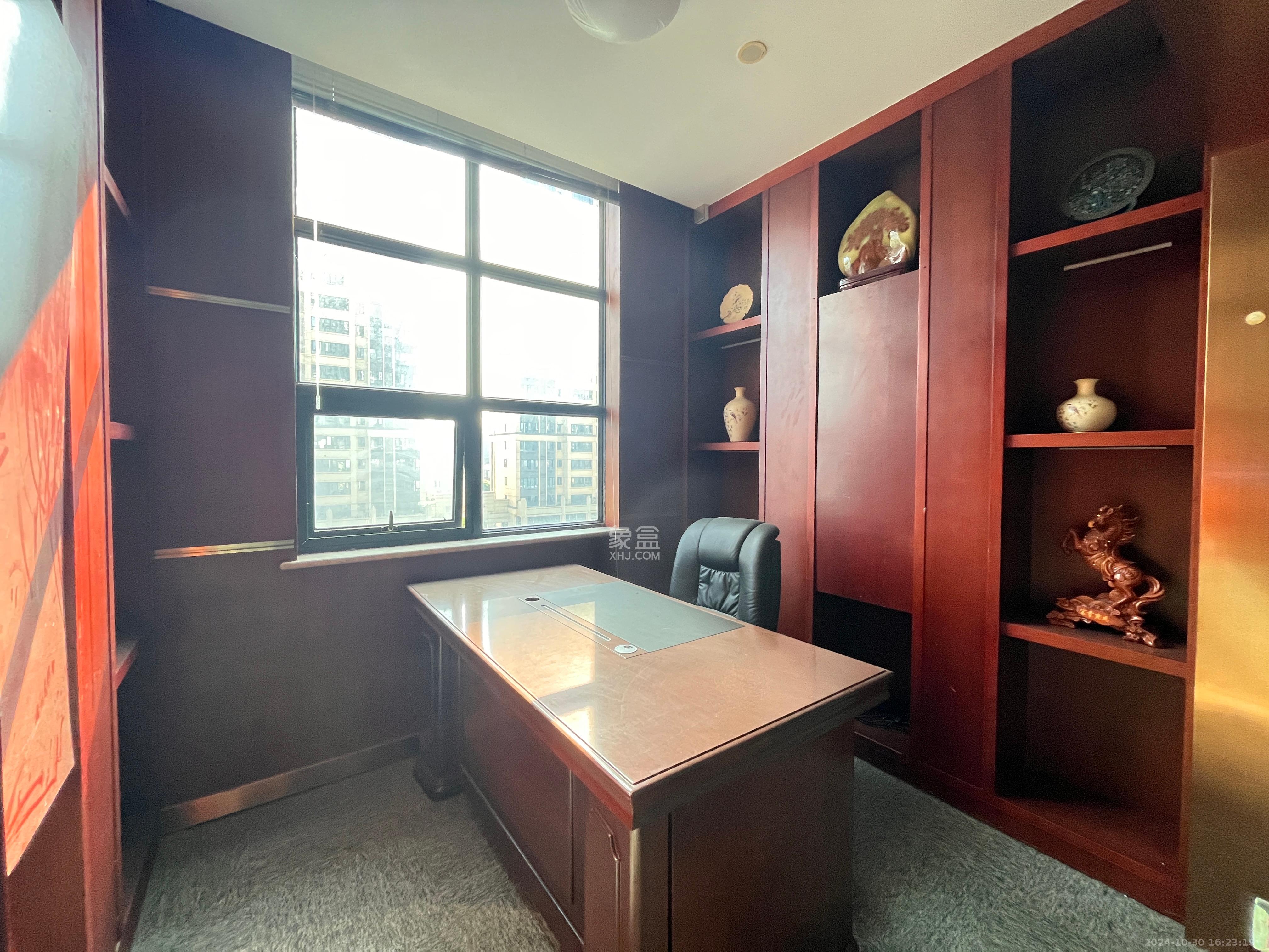 海林馨香雅苑   242.27㎡      8000.0元/月室内图
