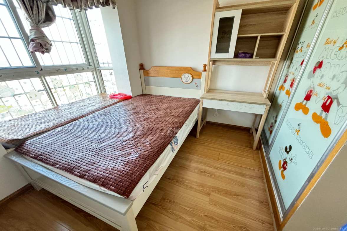 光明城市（星辰青年城）  4室2厅2卫   2400.00元/月室内图