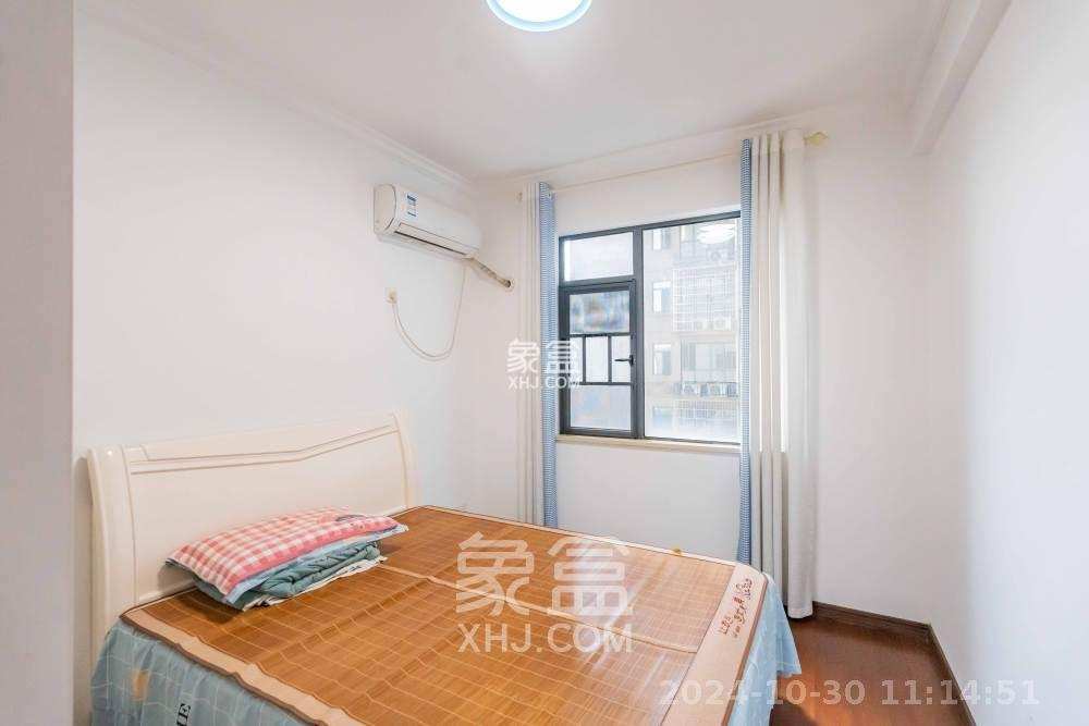 悦湖山  4室2厅1卫   2700.00元/月室内图
