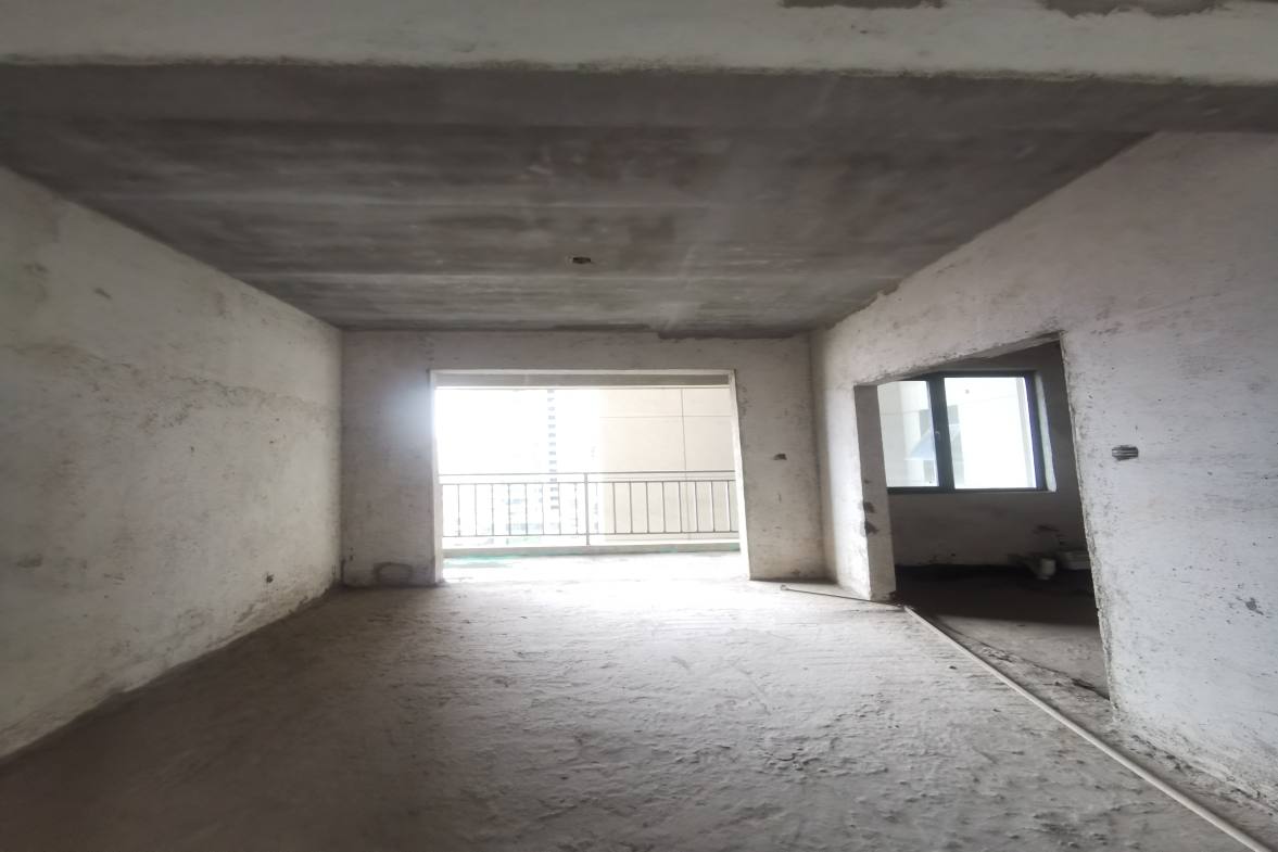 大同沁园  4室2厅2卫    85.0万室内图