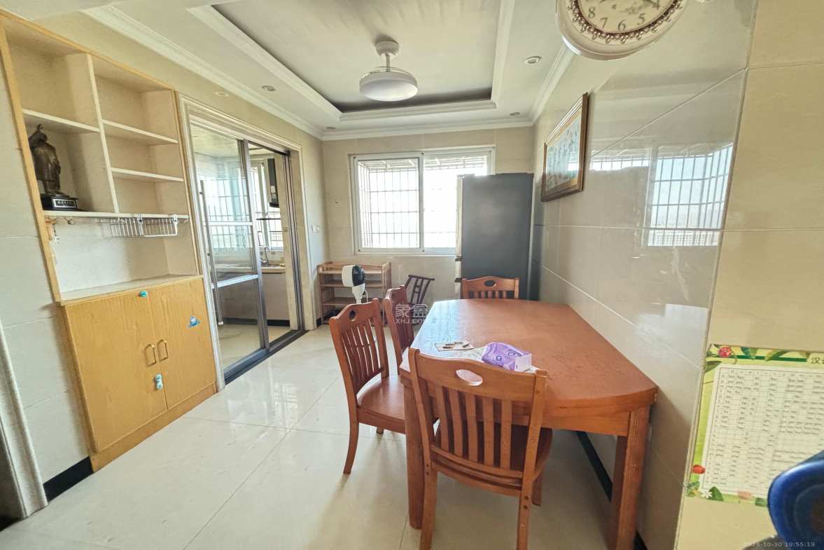 光明城市（星辰青年城）  4室2厅2卫   2400.00元/月室内图