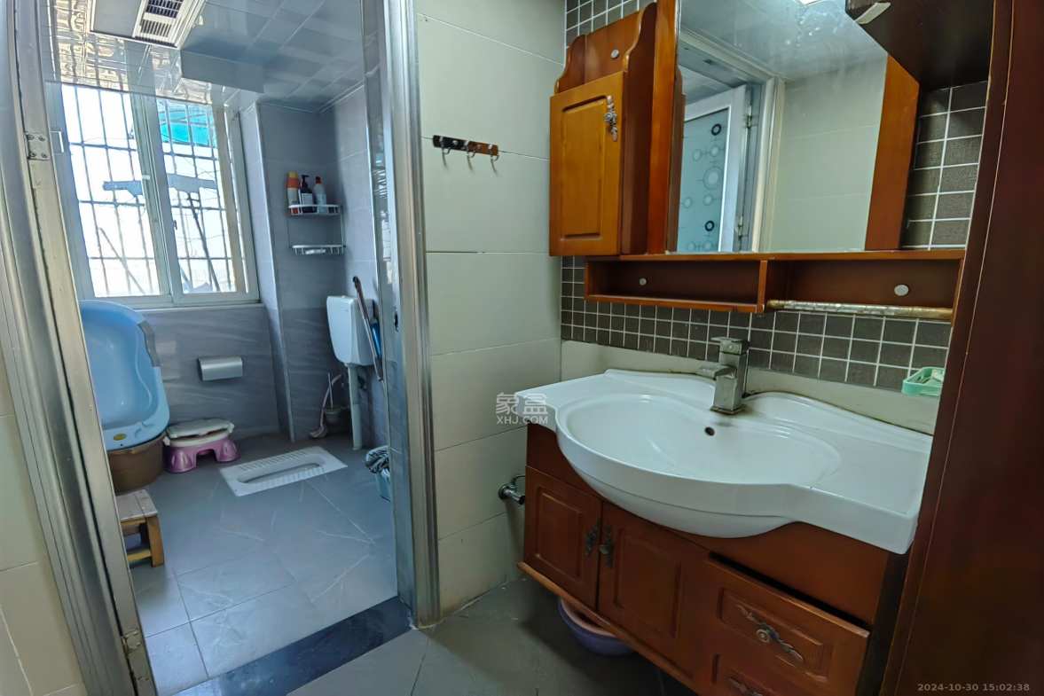 世景华庭  3室2厅2卫   2000.00元/月室内图