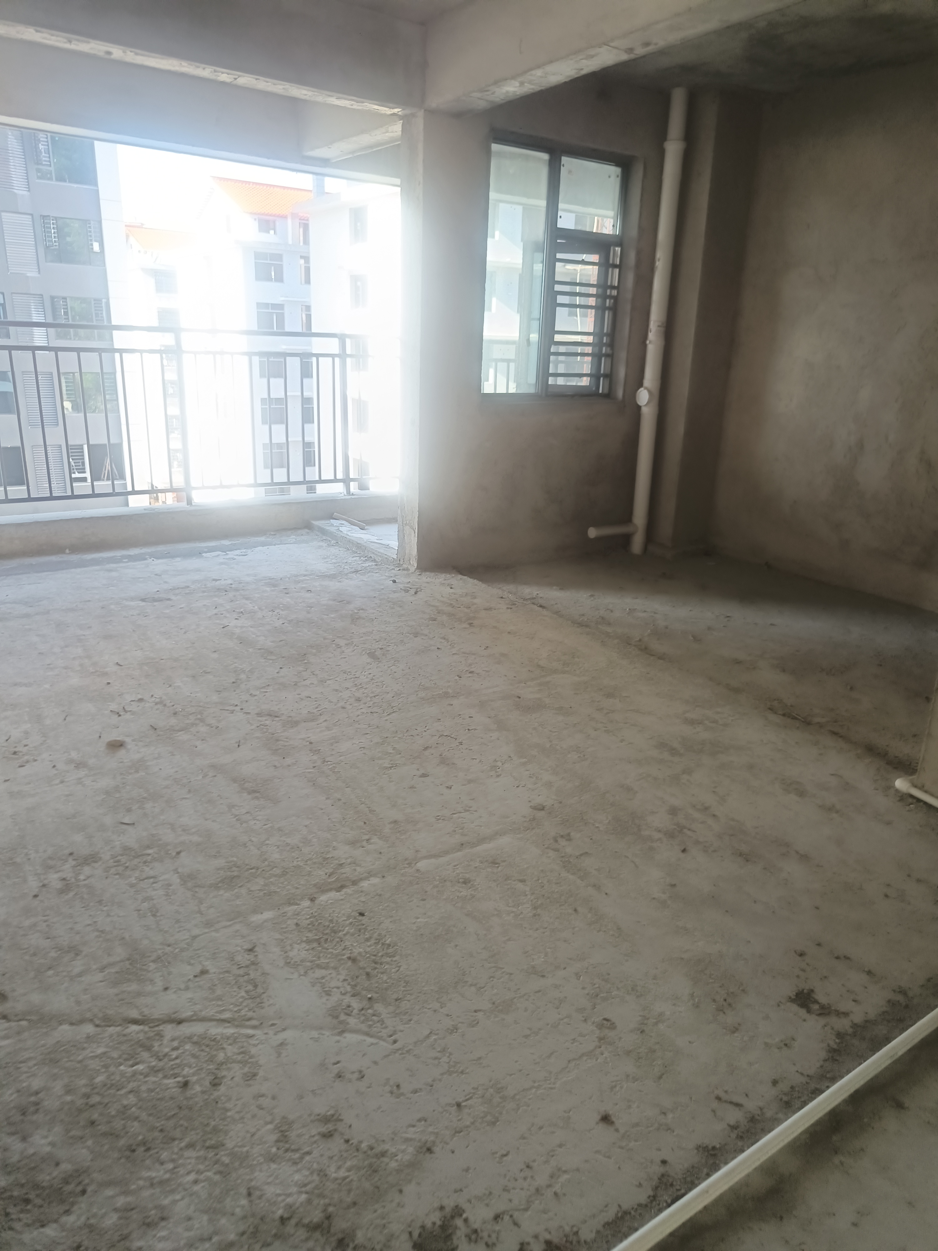 青春里-铂樾府  5室2厅2卫    100.0万