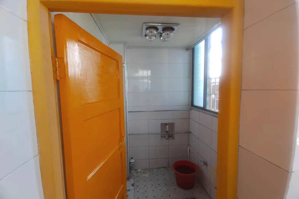 罗家小区西区 1室1厅1卫 450.00元/月 罗家小区西区 1室1厅1卫 450.00元/月室内图