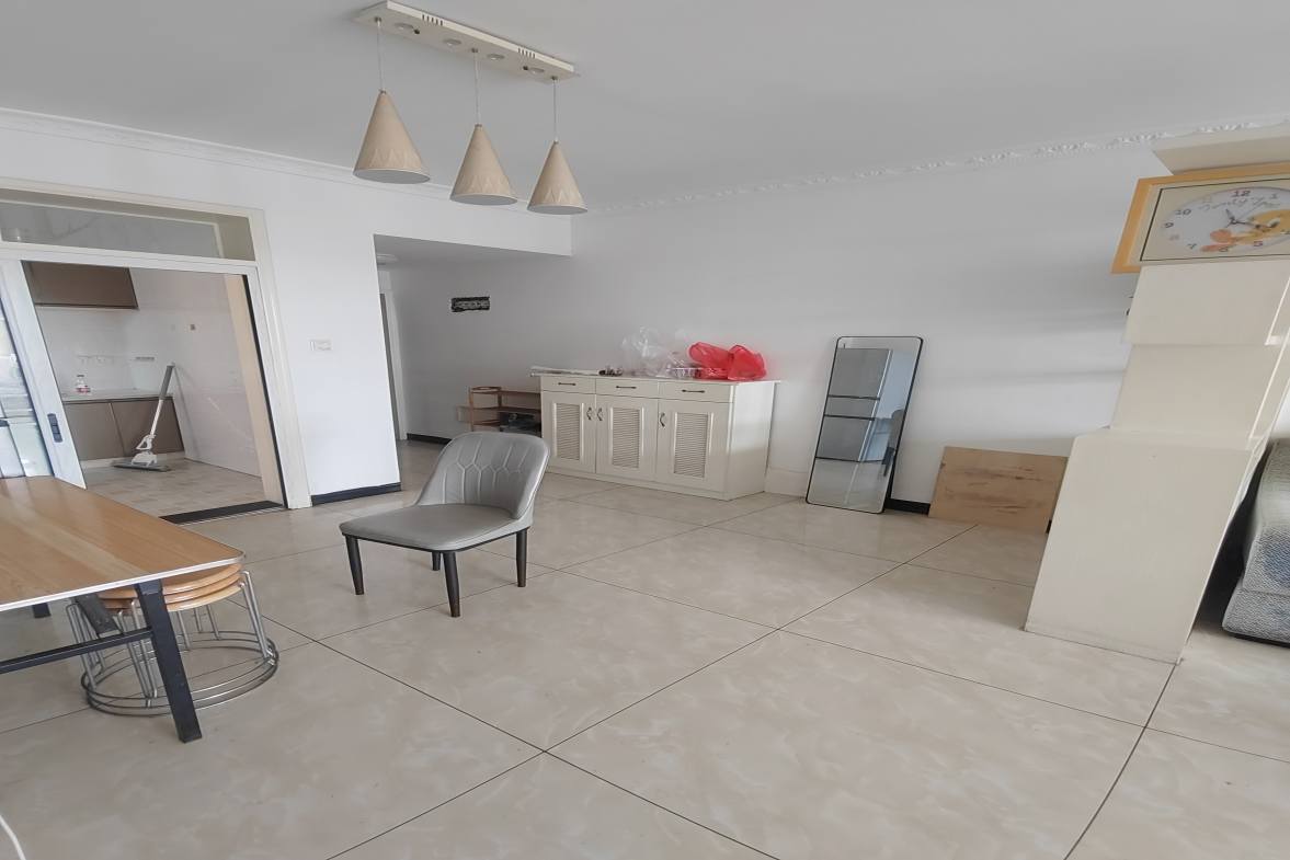 檀山湾小区 1室1厅1卫 650.00元/月 檀山湾小区 1室1厅1卫 650.00元/月室内图