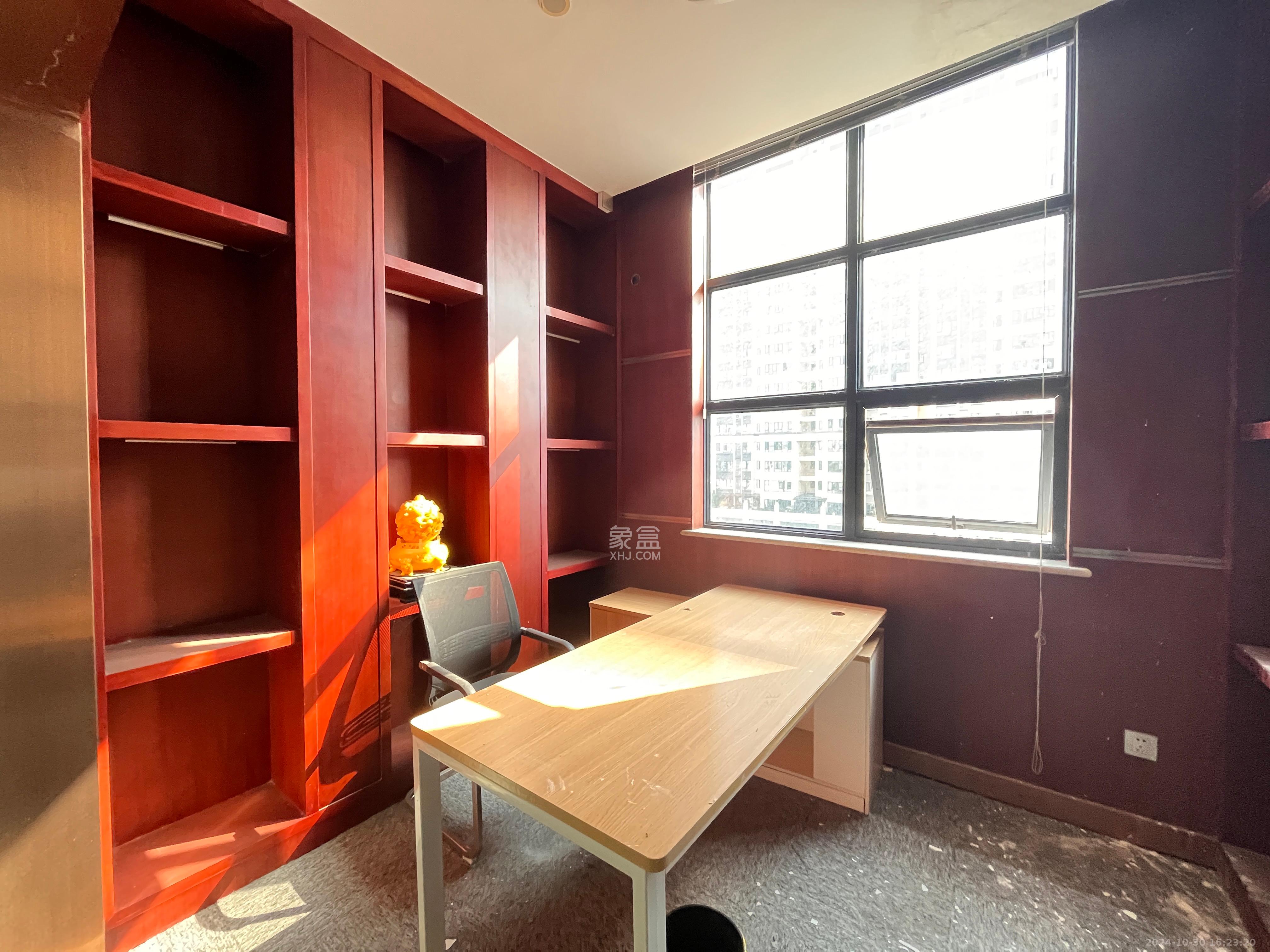 海林馨香雅苑   242.27㎡      8000.0元/月室内图