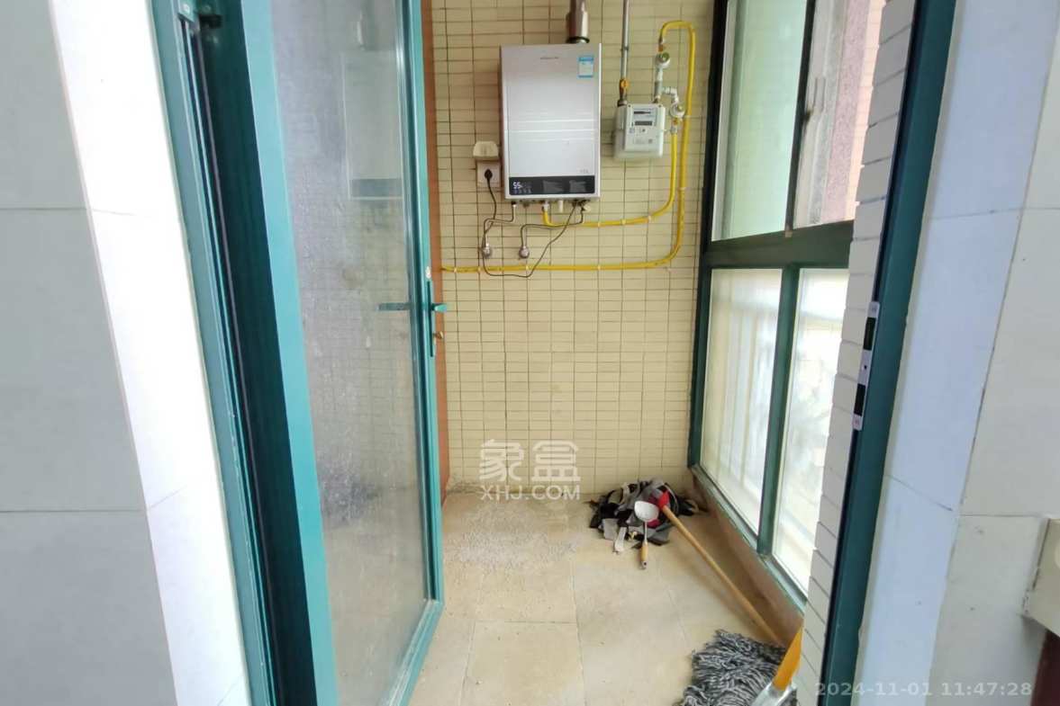 恒大名都  3室2厅2卫   1600.00元/月室内图