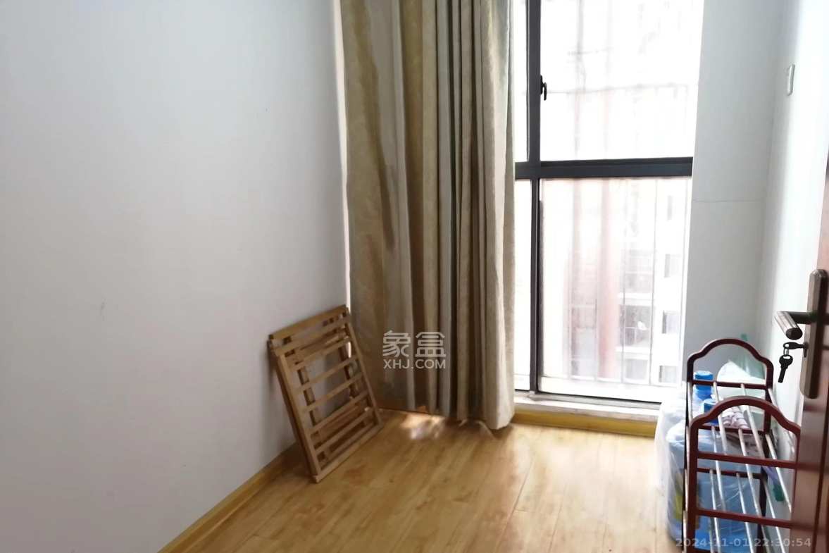 华润凤凰城二期  3室2厅1卫    2300.0元/月室内图