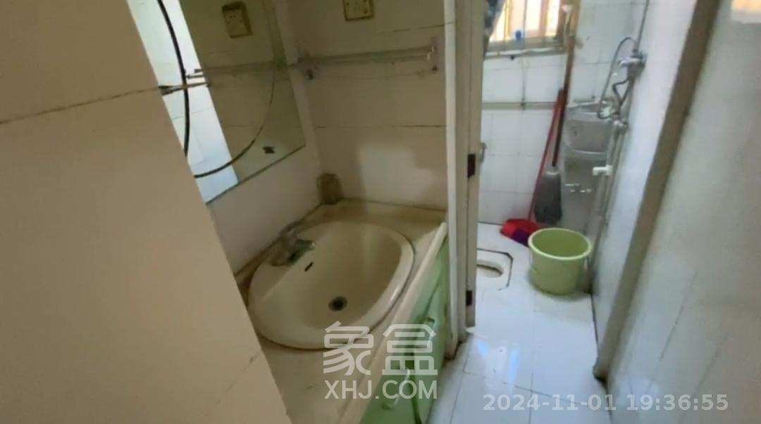 涉外花园  3室2厅2卫    2100.0元/月 涉外花园  3室2厅2卫    2100.0元/月室内图