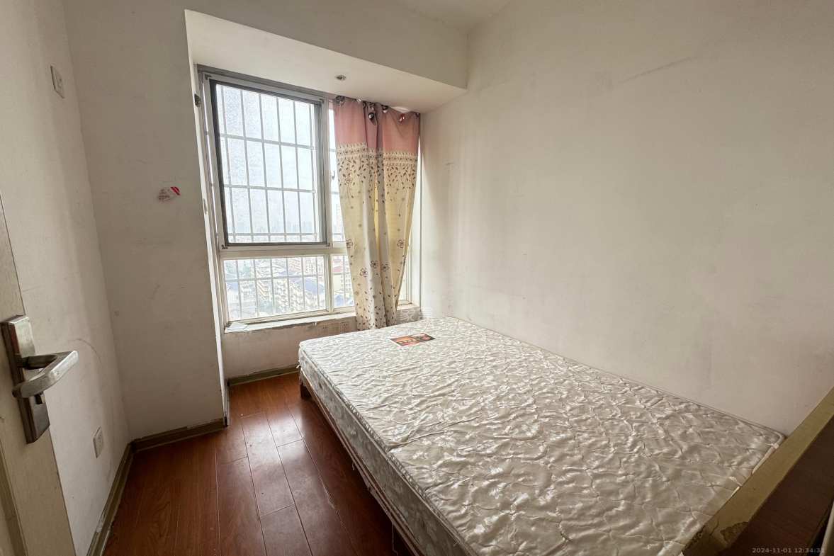 山水华景  3室2厅1卫   2400.00元/月室内图