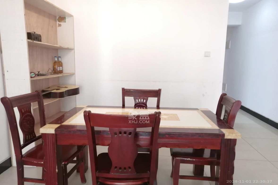 华润凤凰城二期  3室2厅1卫    2300.0元/月室内图