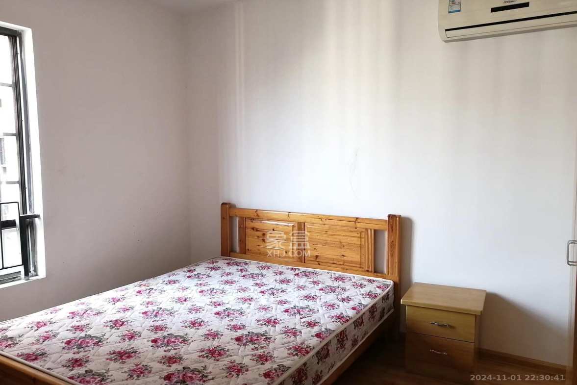 华润凤凰城二期  3室2厅1卫    2300.0元/月室内图