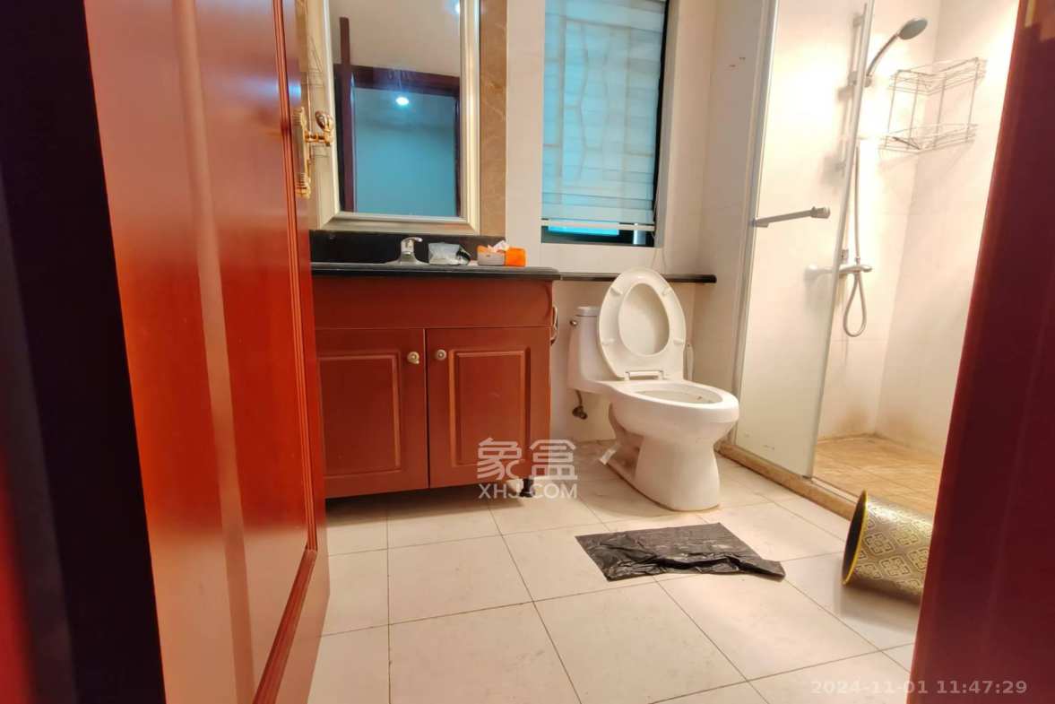 恒大名都  3室2厅2卫   1600.00元/月室内图